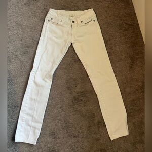 White denim jeans